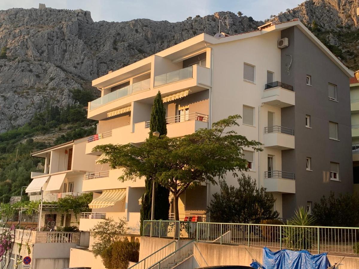 Apartments Beverly Omiš Kültér fotó