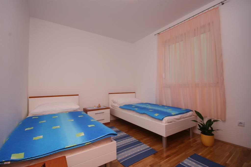 Apartments Beverly Omiš Kültér fotó