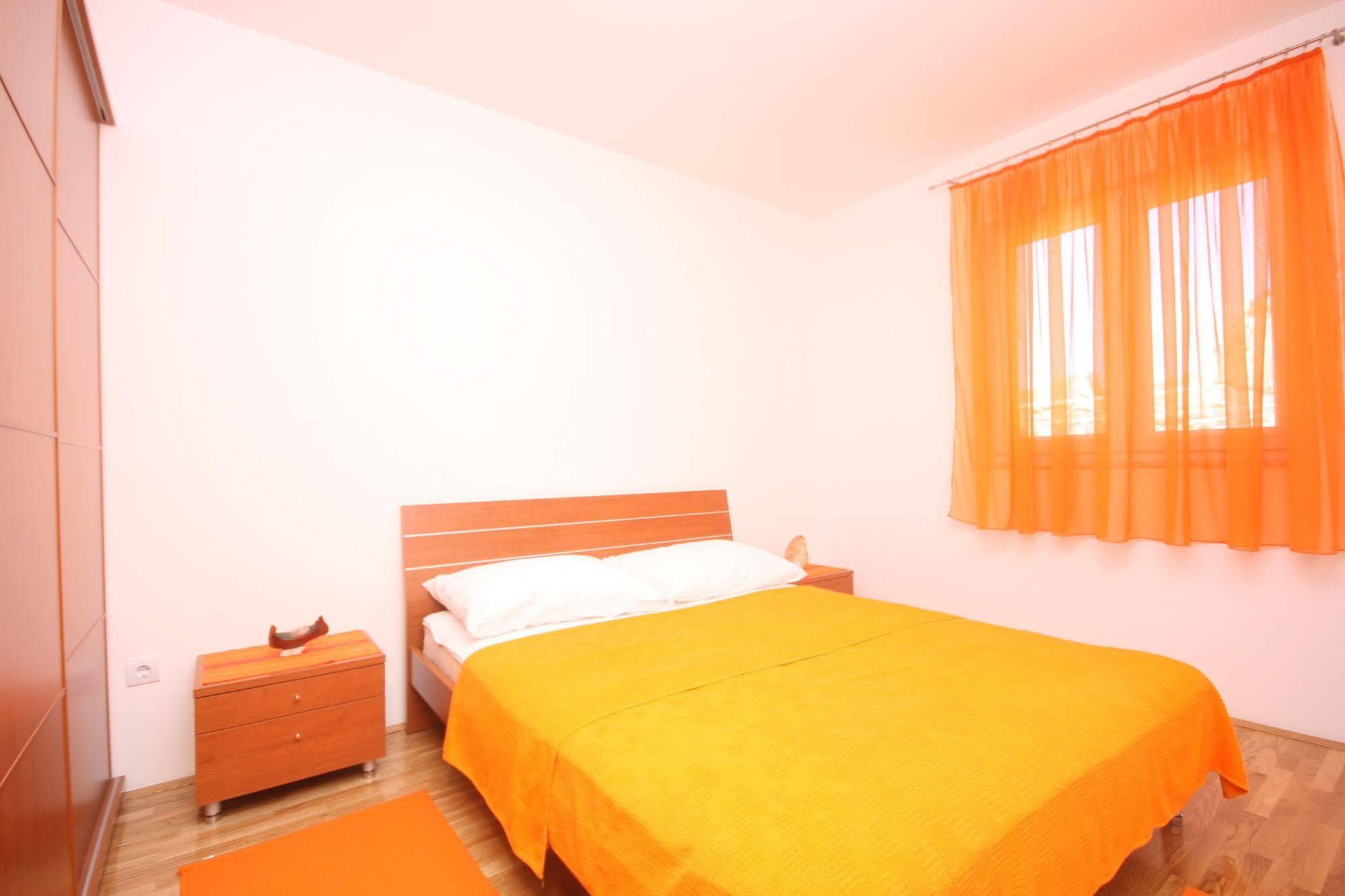 Apartments Beverly Omiš Kültér fotó